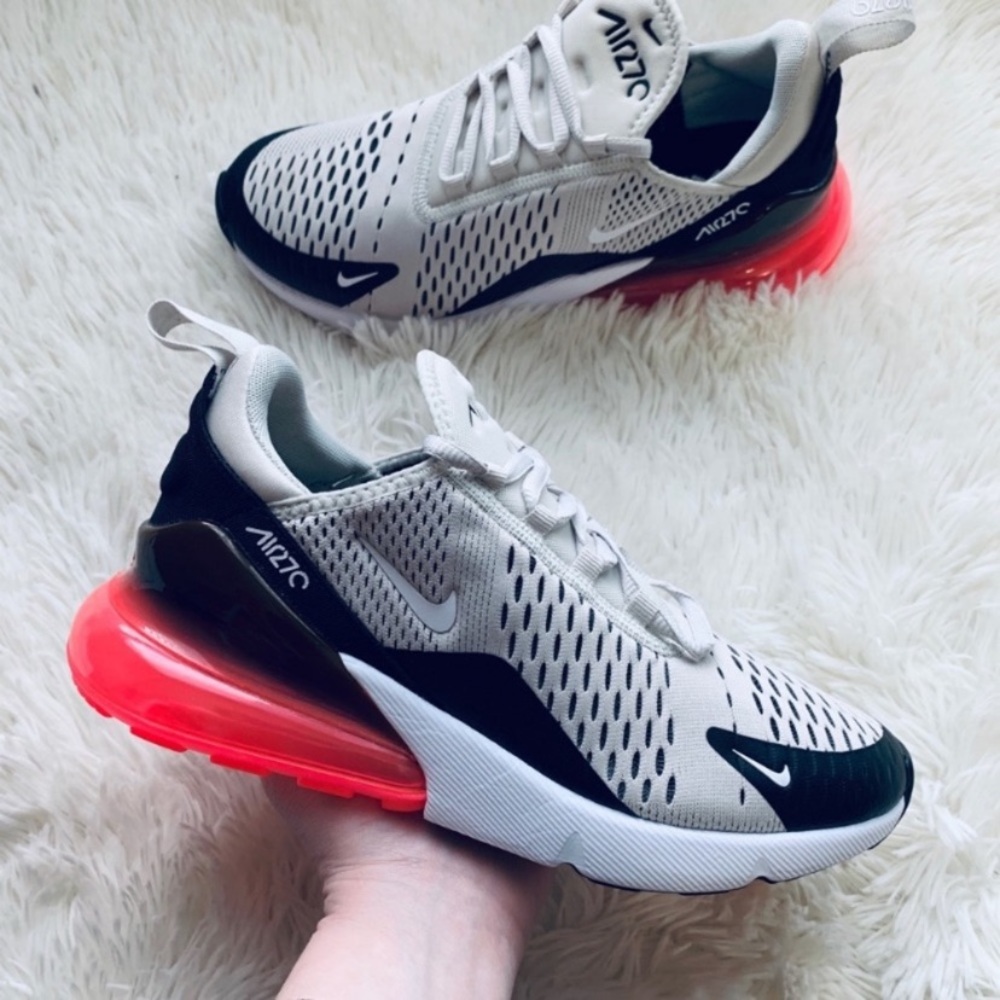 Nike Air Max 270 - Picture 3 of 7